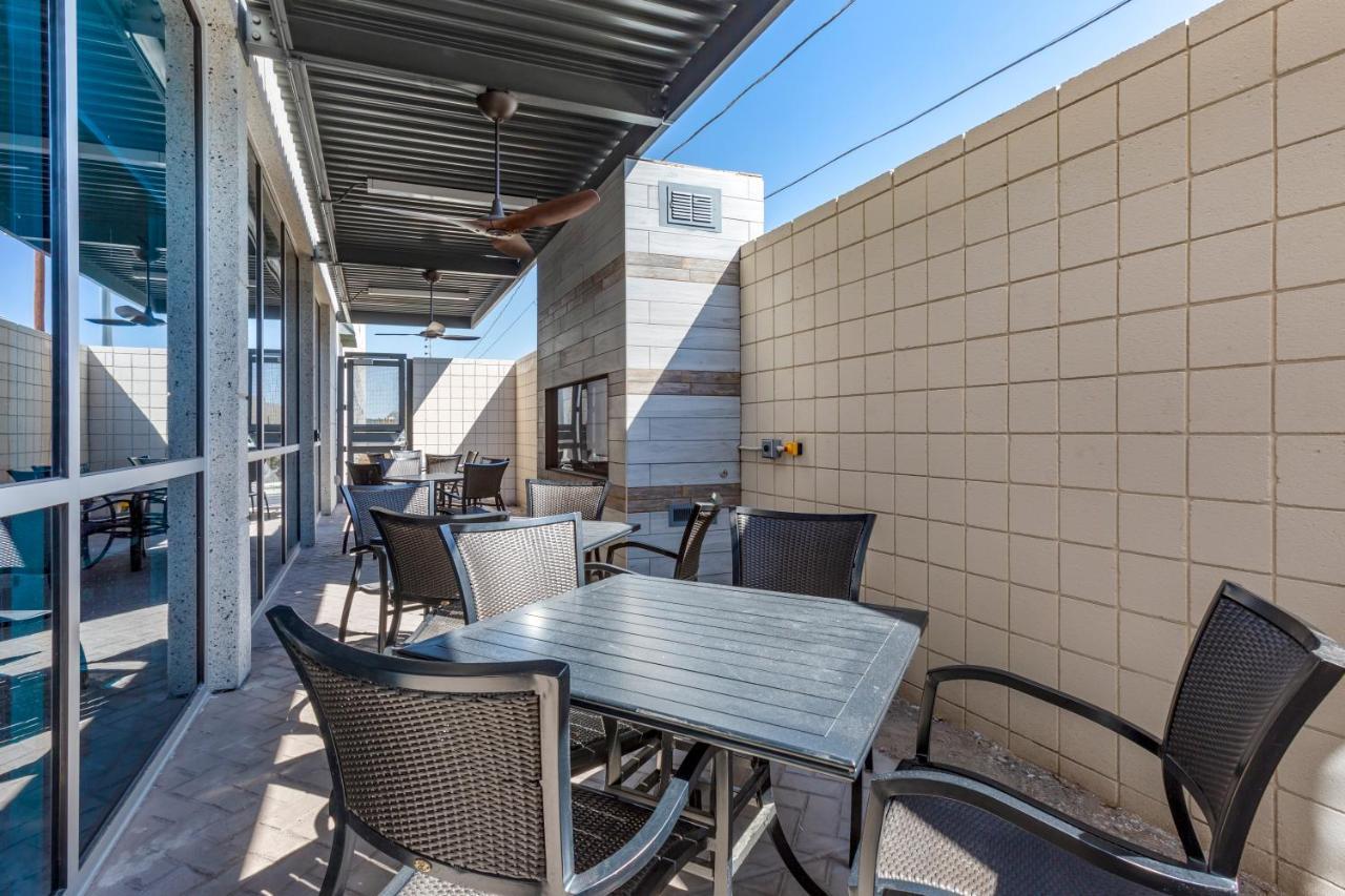 Holiday Inn Express & Suites - Phoenix Dwtn - State Capitol By Ihg Exterior photo